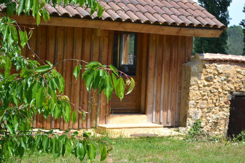 Отель La Ferme De Cagnolle Saint-Amand-de-Belves Экстерьер фото