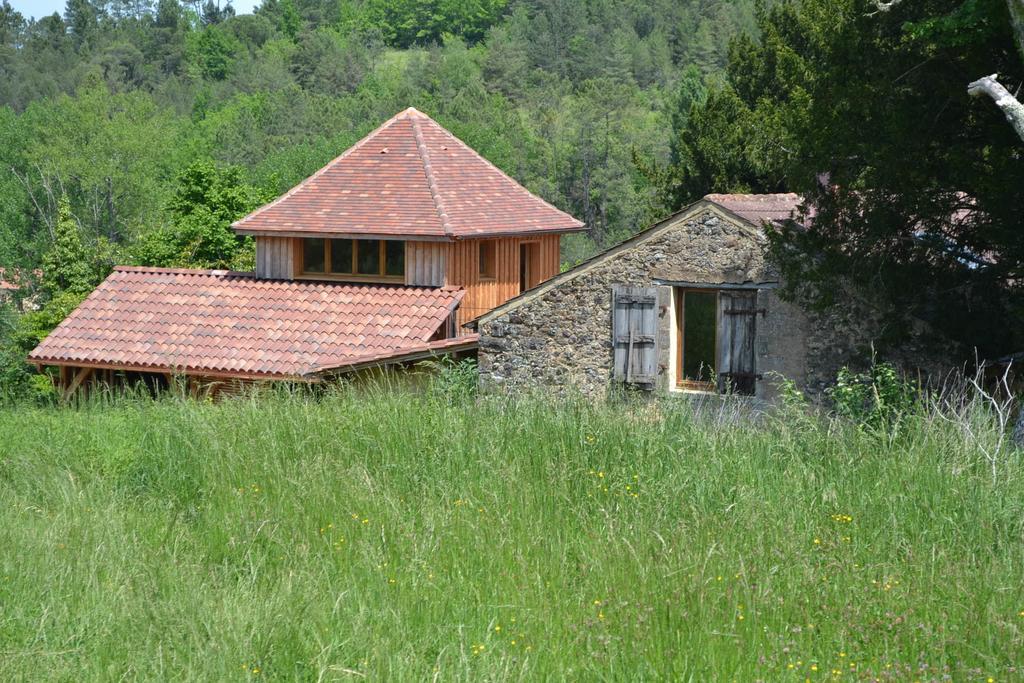 Отель La Ferme De Cagnolle Saint-Amand-de-Belves Экстерьер фото